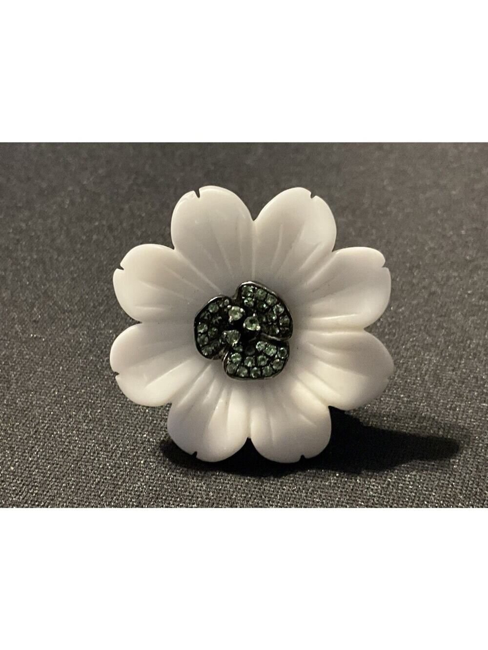 Size 9.25 Silver 925 Rodium Plated Porcelain Flower Ring W/ Emerald Center